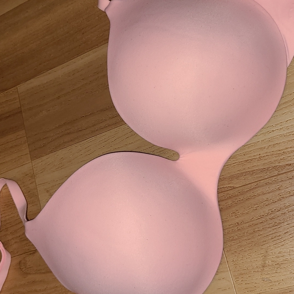 Vs peach 🍑 bra